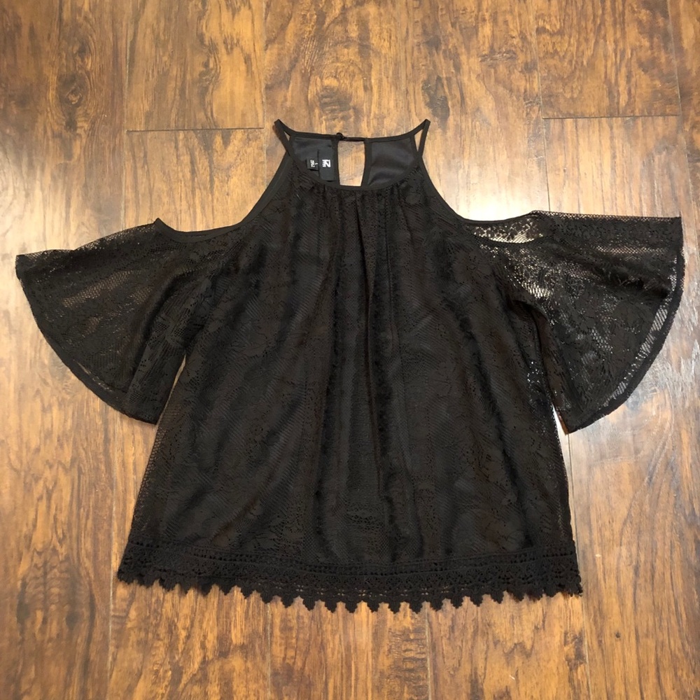 Cute Iz Byer Black Cold Shoulder Blouse Size L